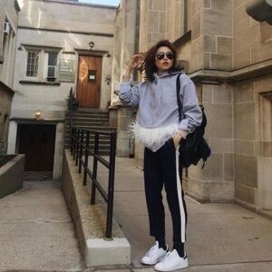 EUC Aritzia Babaton Conan Pull On Pants